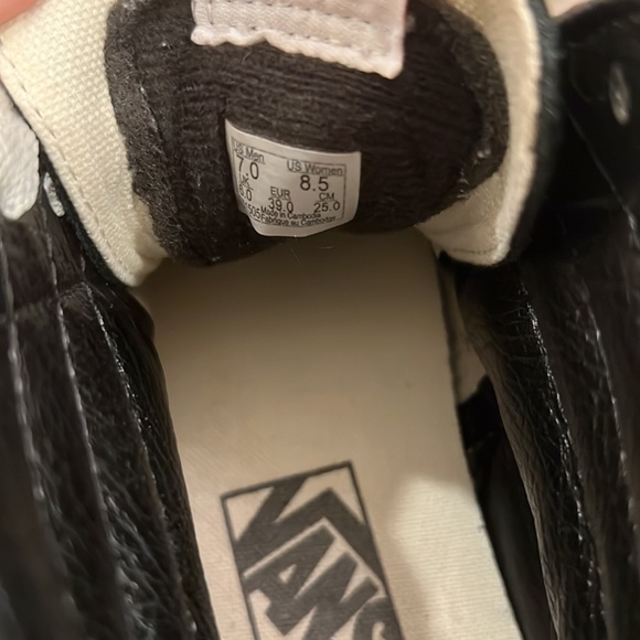 Vans - Picture 3 of 3